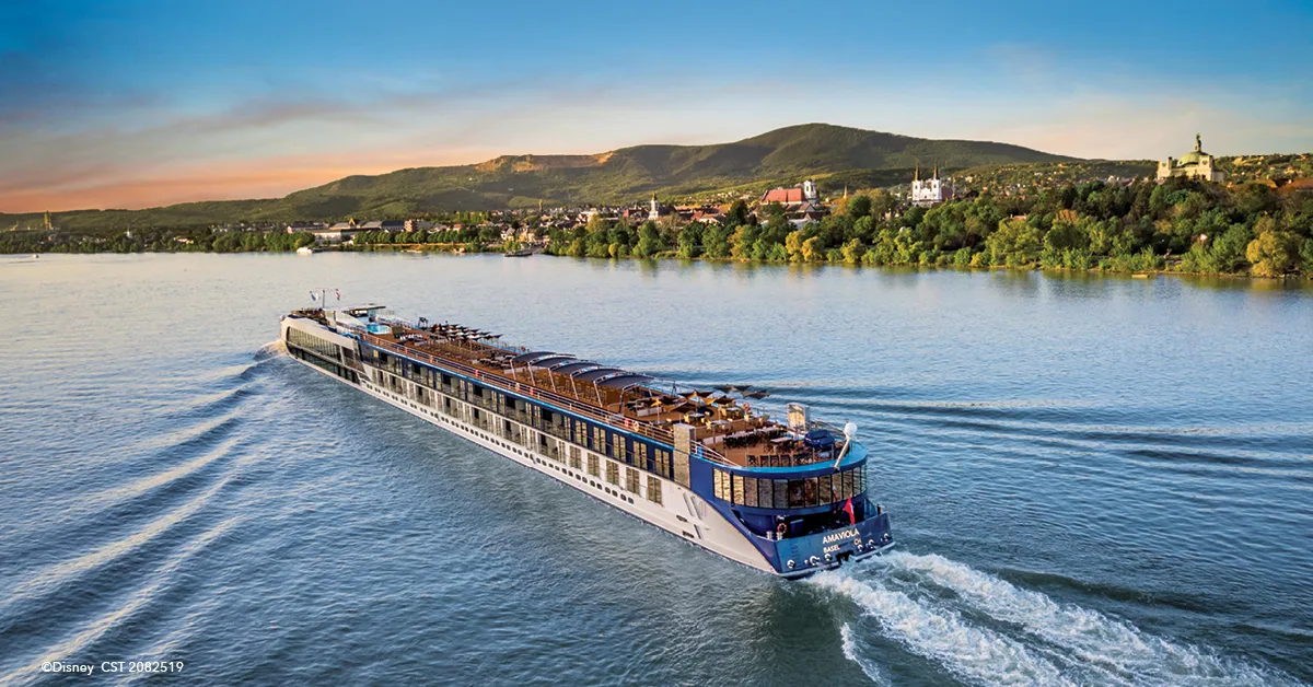River Cruises: Eat, Drink, & Explore